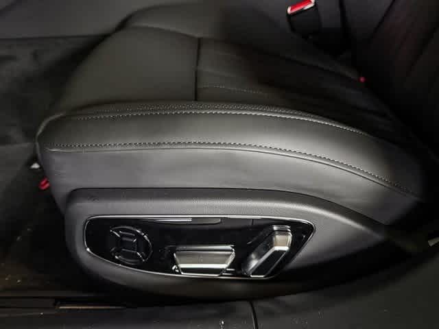 Thumbnail: 2025 Audi A8 - 21