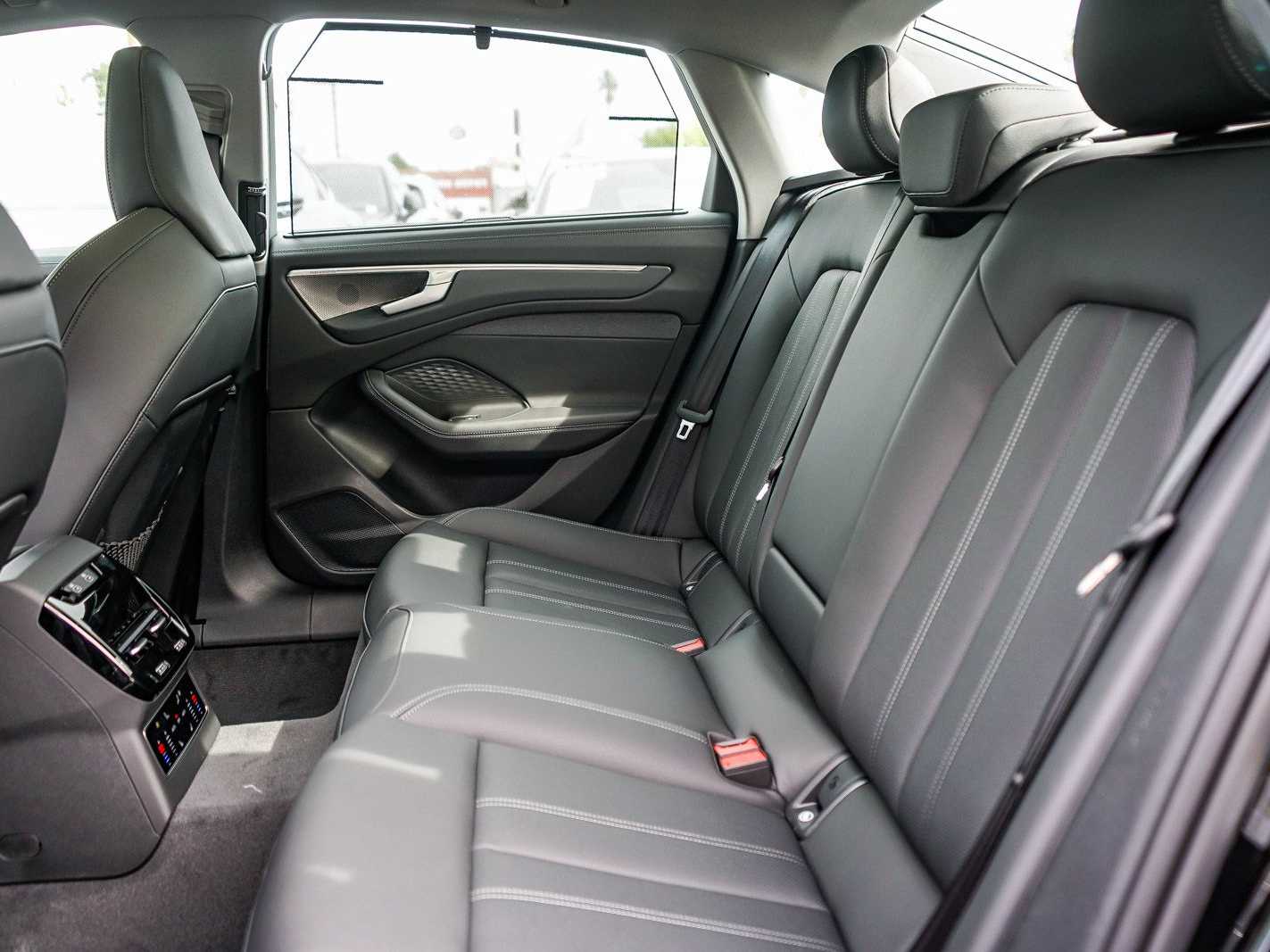 Thumbnail: 2026 Audi A6 - 18