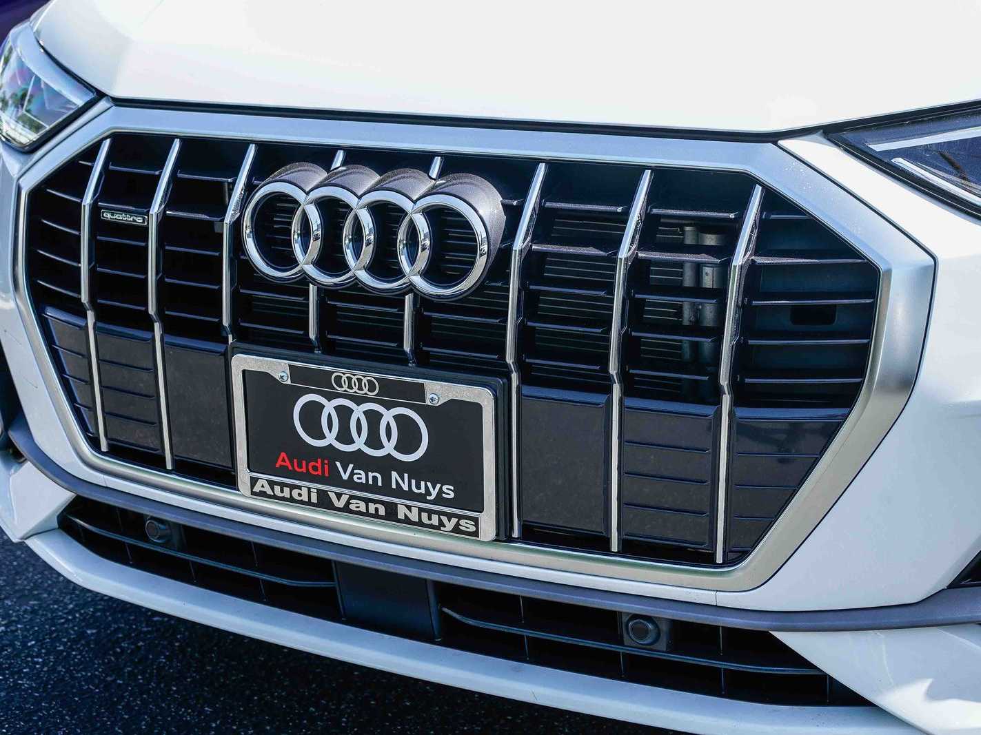 Thumbnail: 2025 Audi Q3 - 8