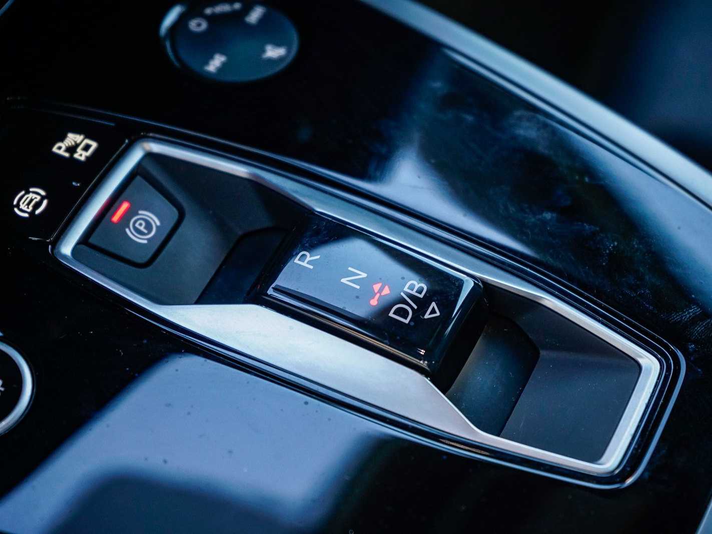 Thumbnail: 2023 Audi Q4 e-tron - 21