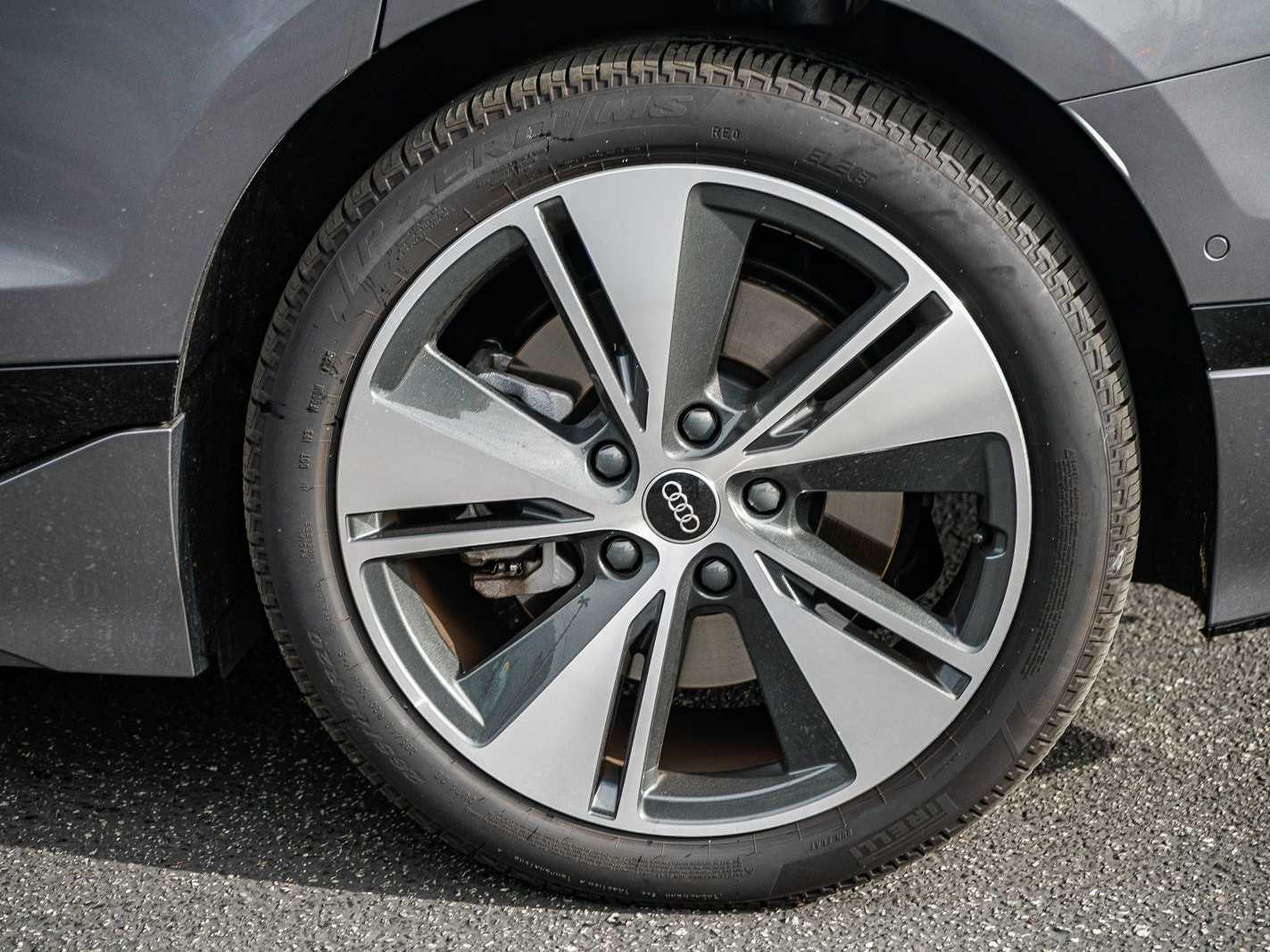 Thumbnail: 2025 Audi e-tron - 10