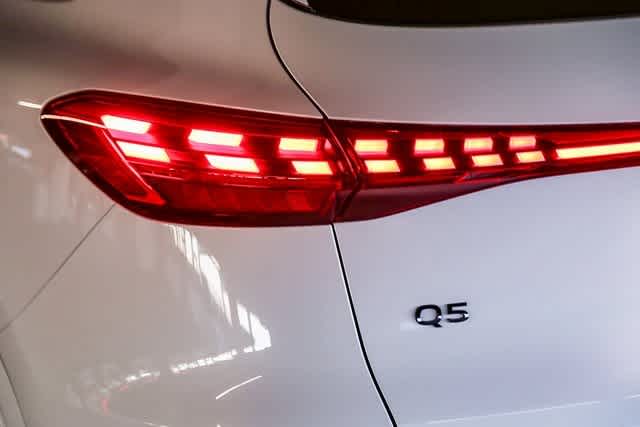 Thumbnail: 2025 Audi Q5 - 9