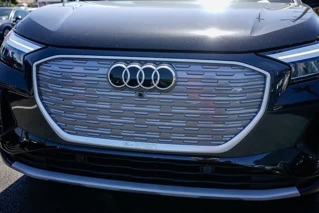 Thumbnail: 2023 Audi Q4 e-tron - 8