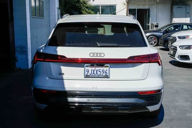 Thumbnail: 2024 Audi Q8 e-tron - 3