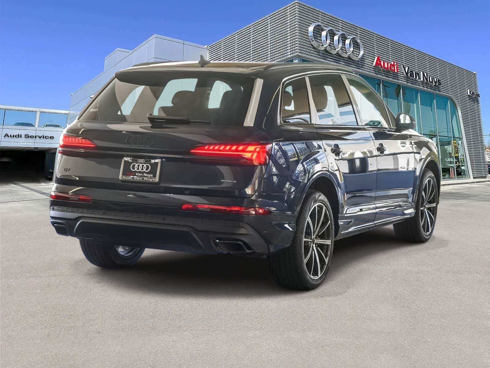Thumbnail: 2026 Audi Q7 - 4