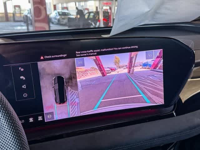 Thumbnail: 2025 Audi SQ6 e-tron - 25