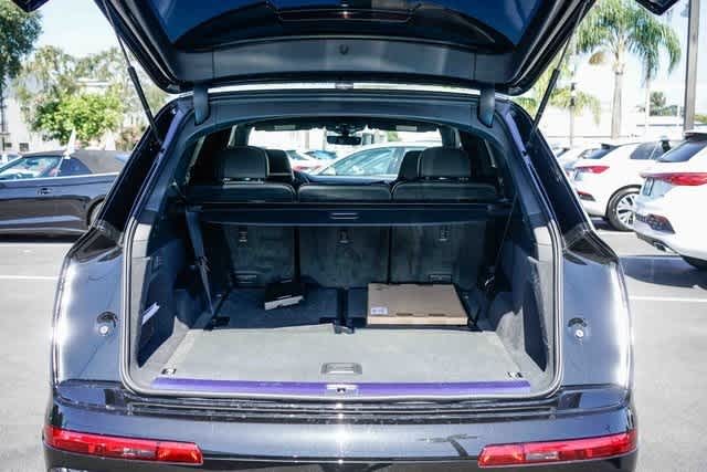 Thumbnail: 2025 Audi SQ7 - 27