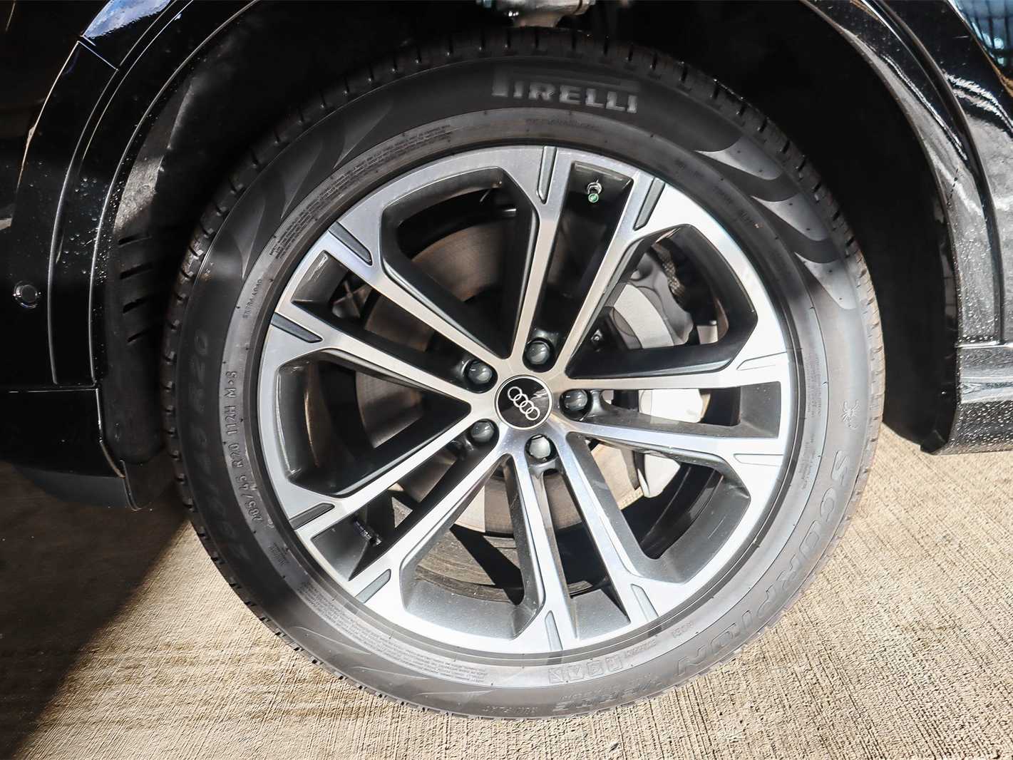 Thumbnail: 2026 Audi Q7 - 9