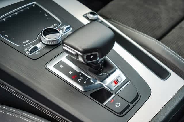Thumbnail: 2020 Audi SQ5 - 22
