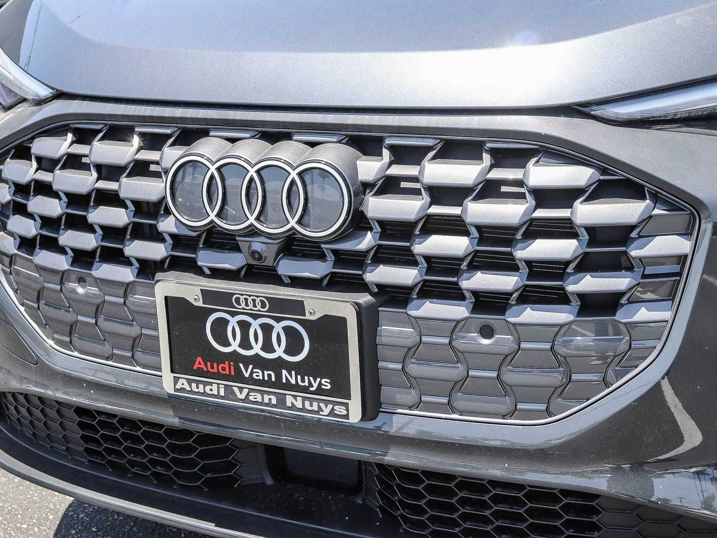 Thumbnail: 2026 Audi Q5 - 8