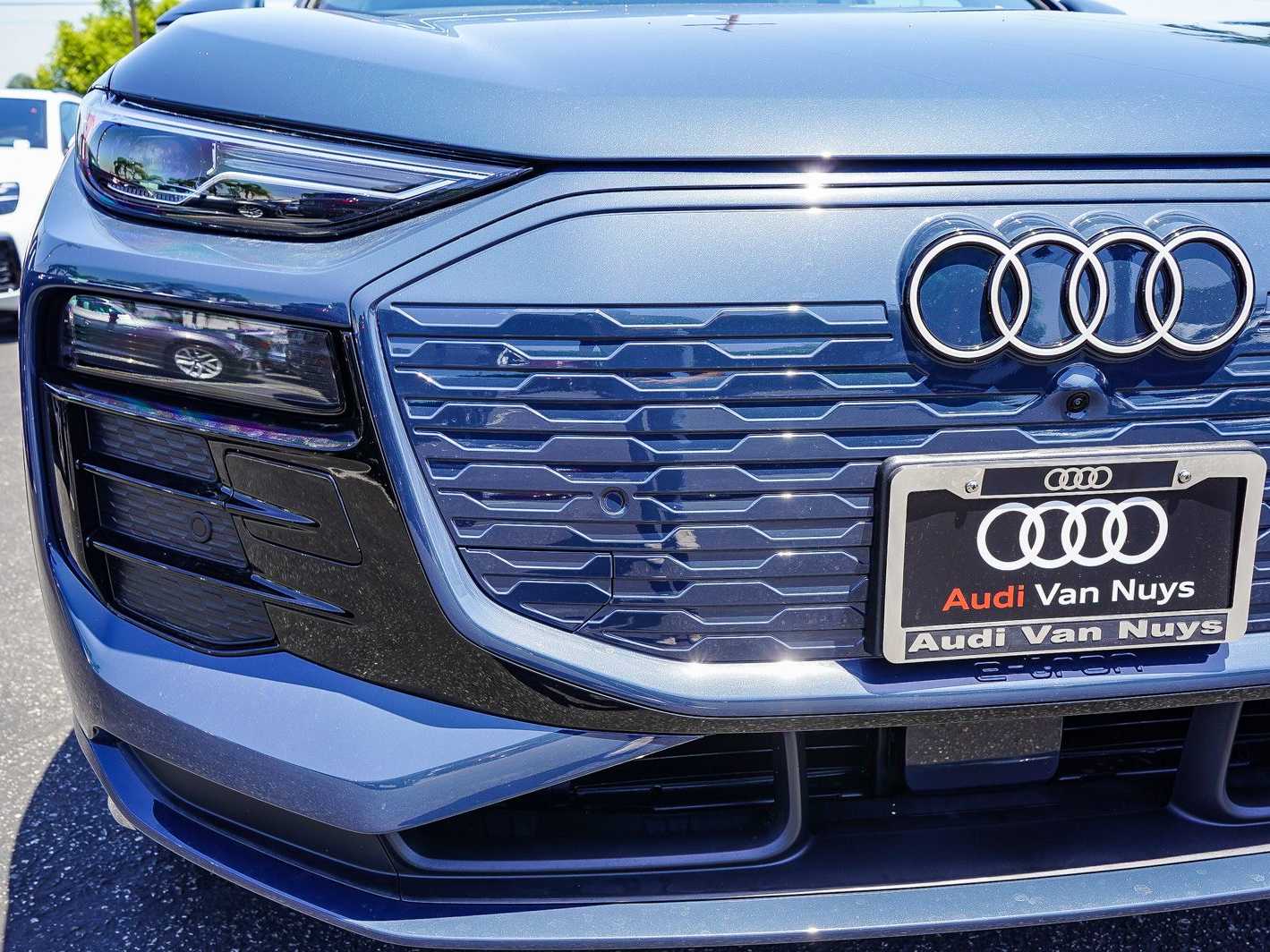 Thumbnail: 2027 Audi Q6 e-tron - 11