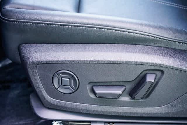 Thumbnail: 2025 Audi Q6 e-tron - 20