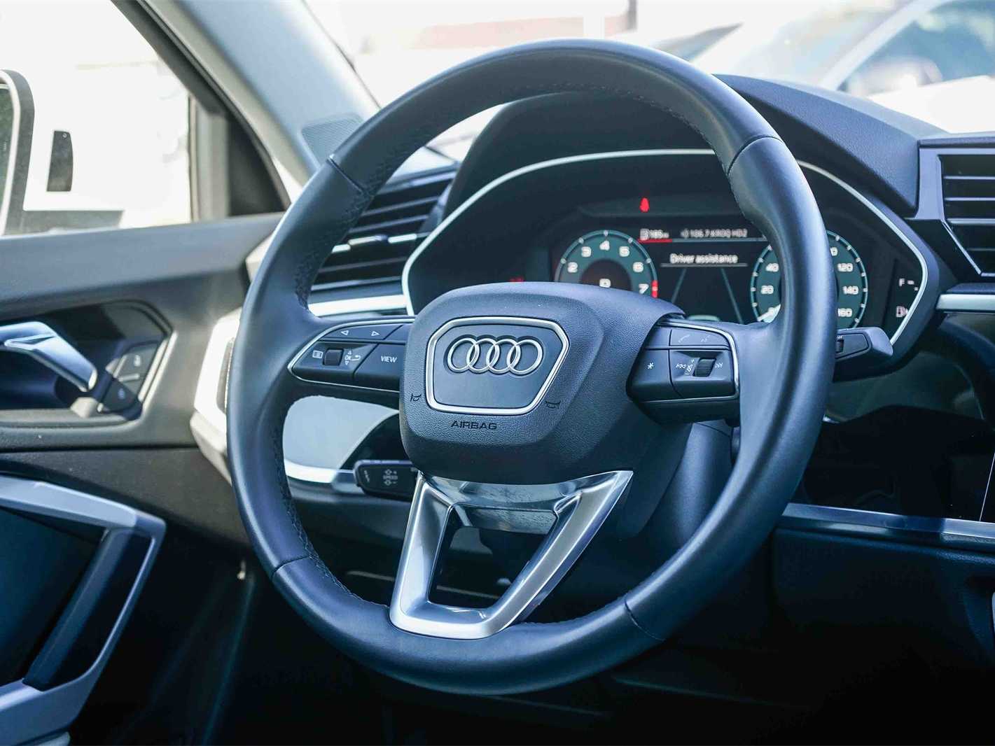 Thumbnail: 2022 Audi Q3 - 15