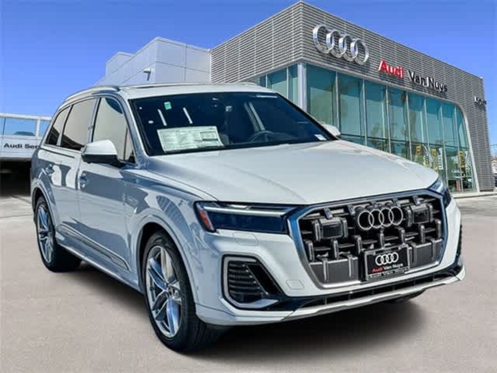 New 2025 Audi Q7 55 Premium Plus SUV