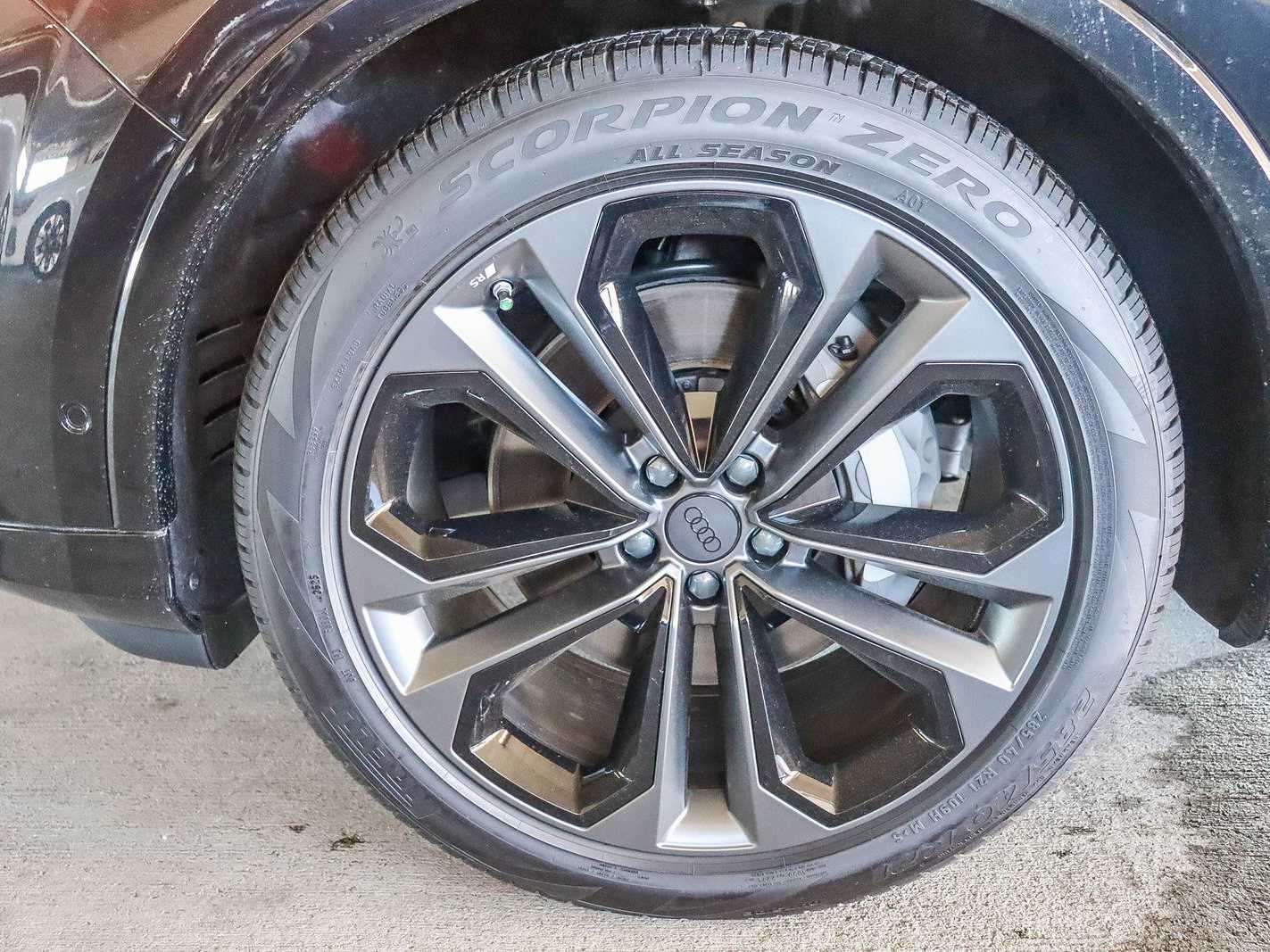 Thumbnail: 2026 Audi Q7 - 9