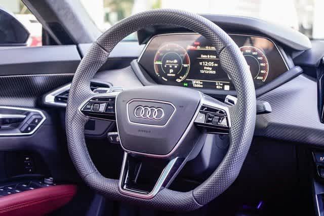 Thumbnail: 2024 Audi e-tron GT - 15