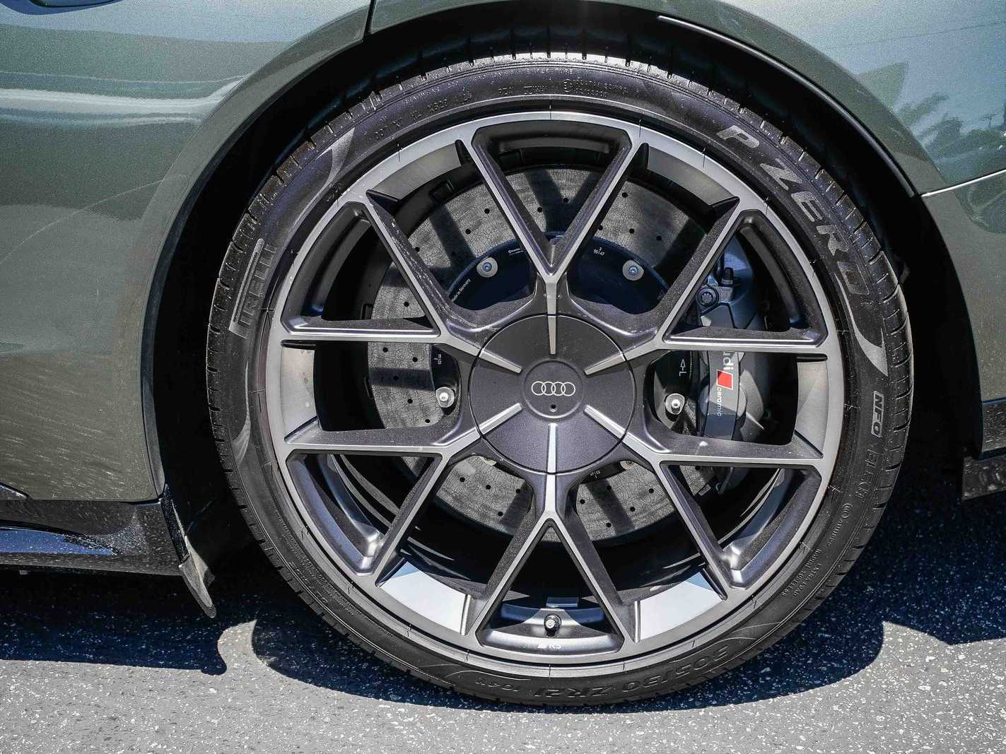 Thumbnail: 2025 Audi RS e-tron GT - 11