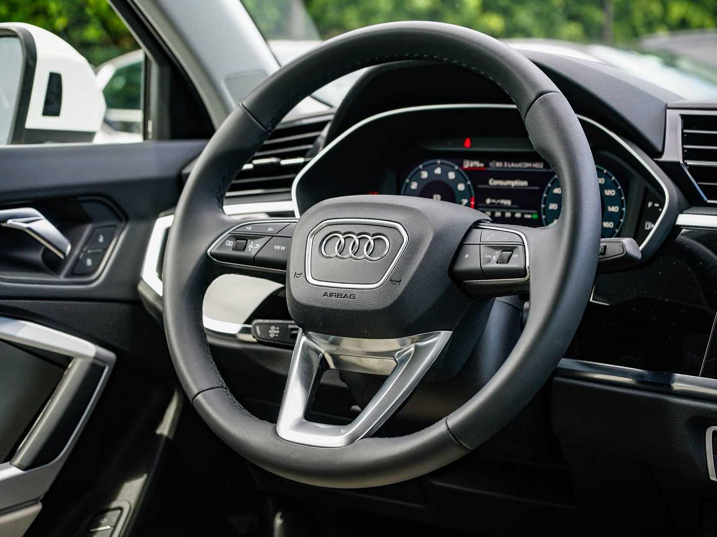 Thumbnail: 2025 Audi Q3 - 15