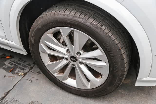 Thumbnail: 2025 Audi Q6 e-tron - 10