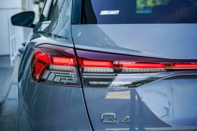 Thumbnail: 2023 Audi Q4 e-tron - 9