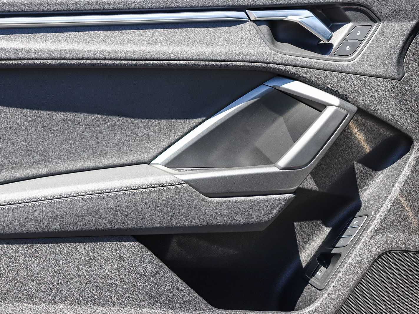 Thumbnail: 2024 Audi Q3 - 21