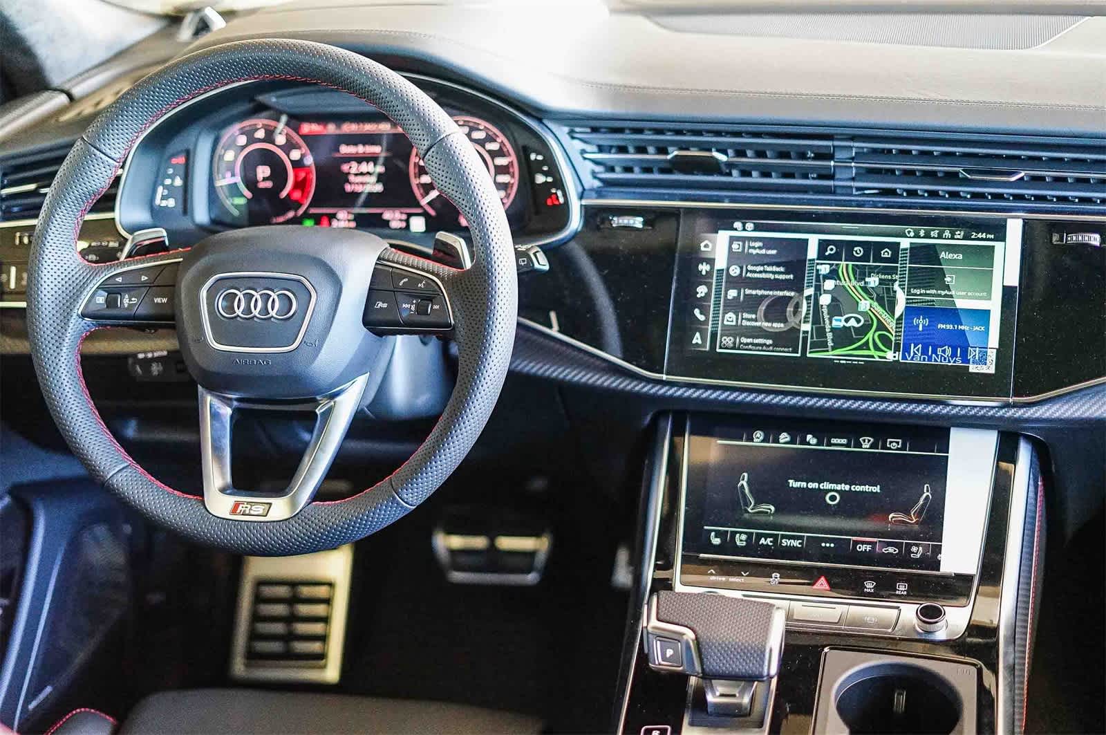 Thumbnail: 2025 Audi RS Q8 - 11