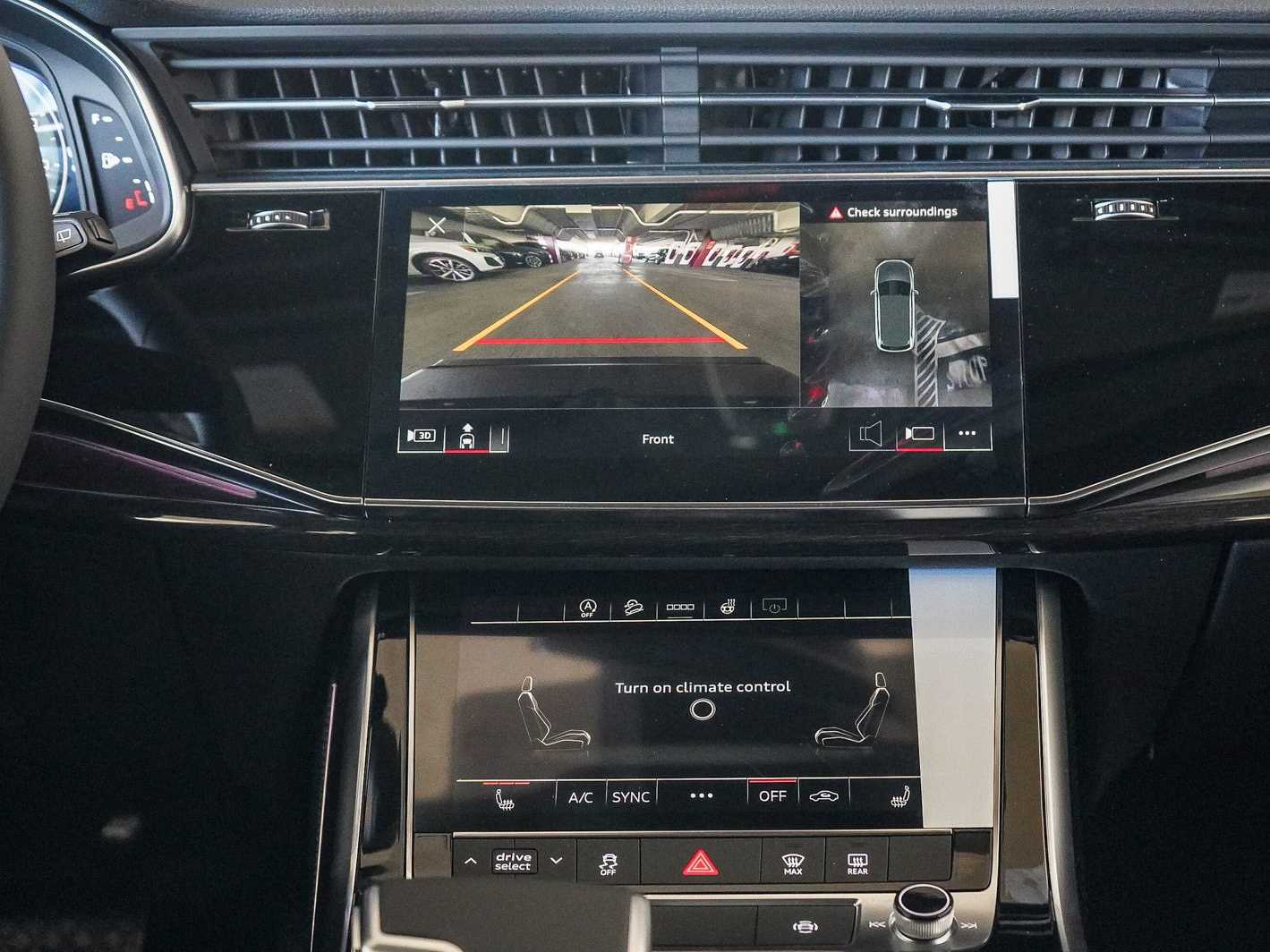 Thumbnail: 2026 Audi Q7 - 14