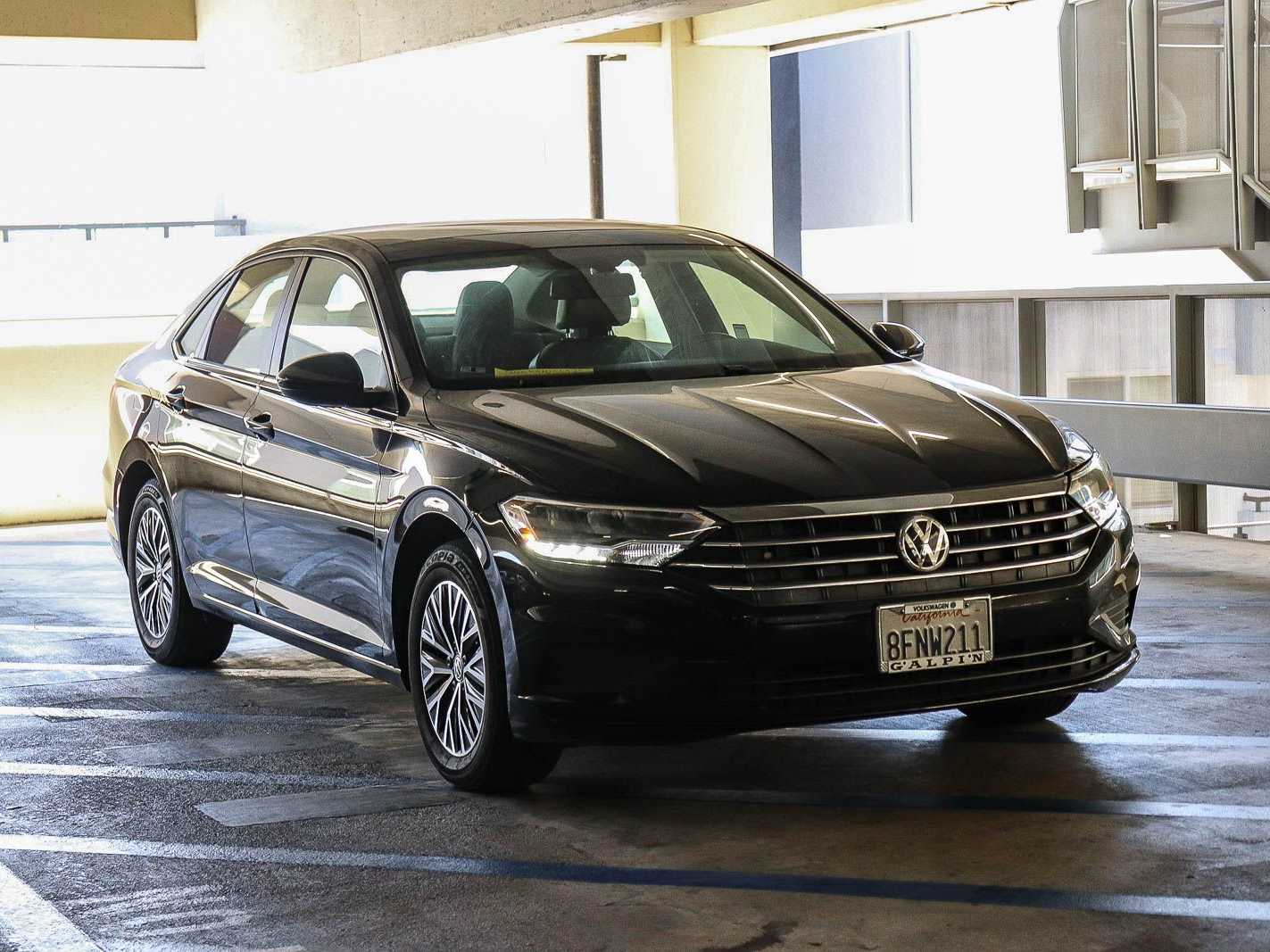 Thumbnail: 2019 Volkswagen Jetta - 4