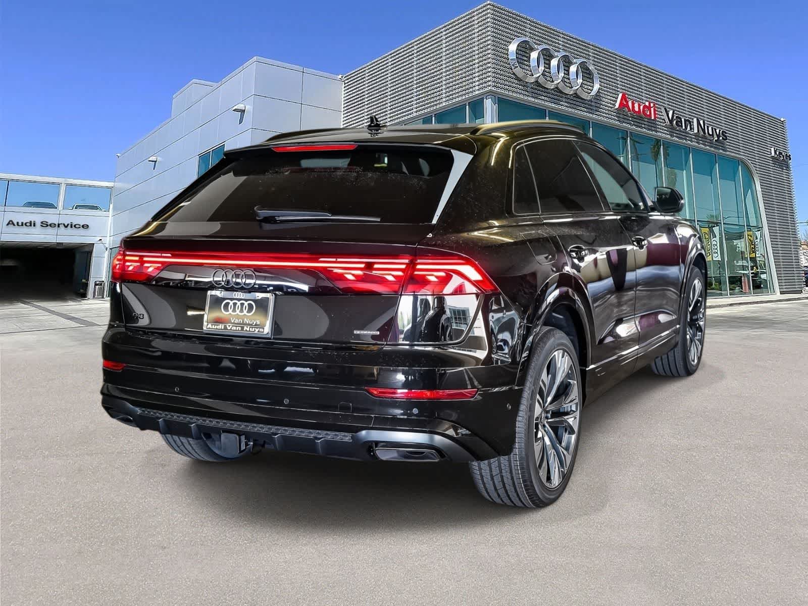 Thumbnail: 2026 Audi Q8 - 4