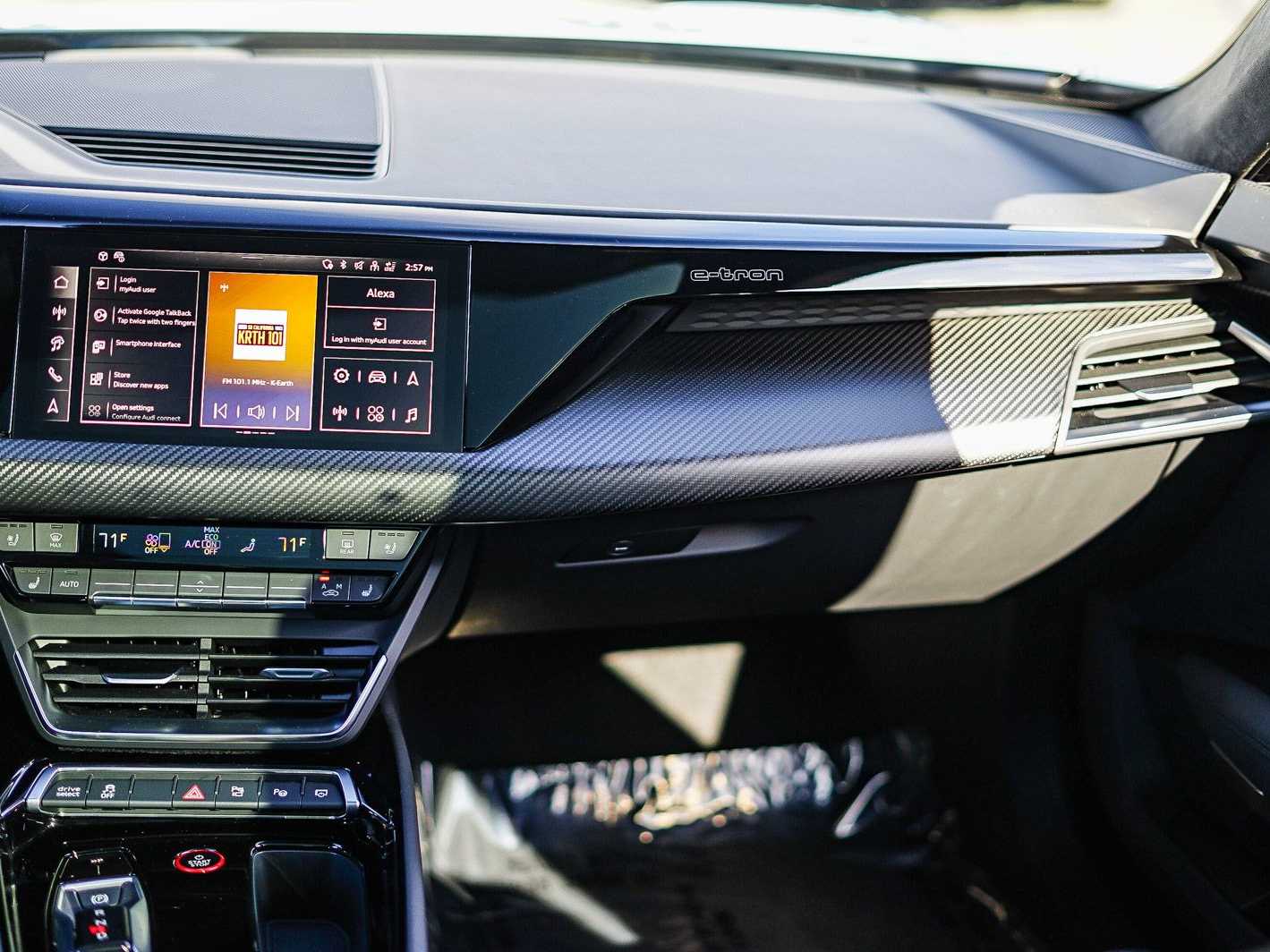 Thumbnail: 2024 Audi RS e-tron GT - 14