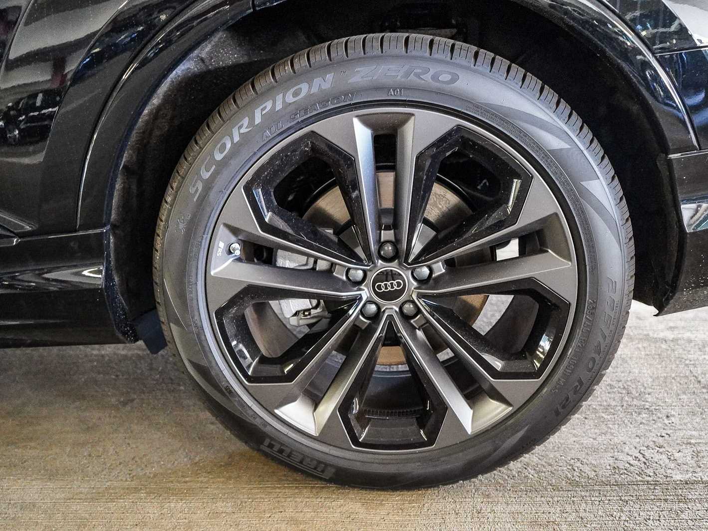 Thumbnail: 2026 Audi Q7 - 8