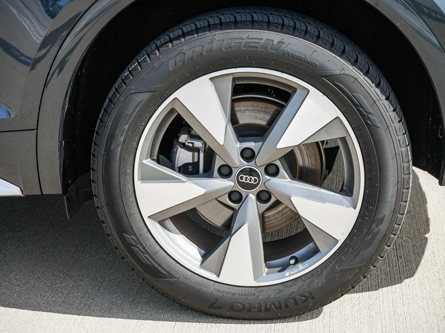 Thumbnail: 2023 Audi Q5 - 10