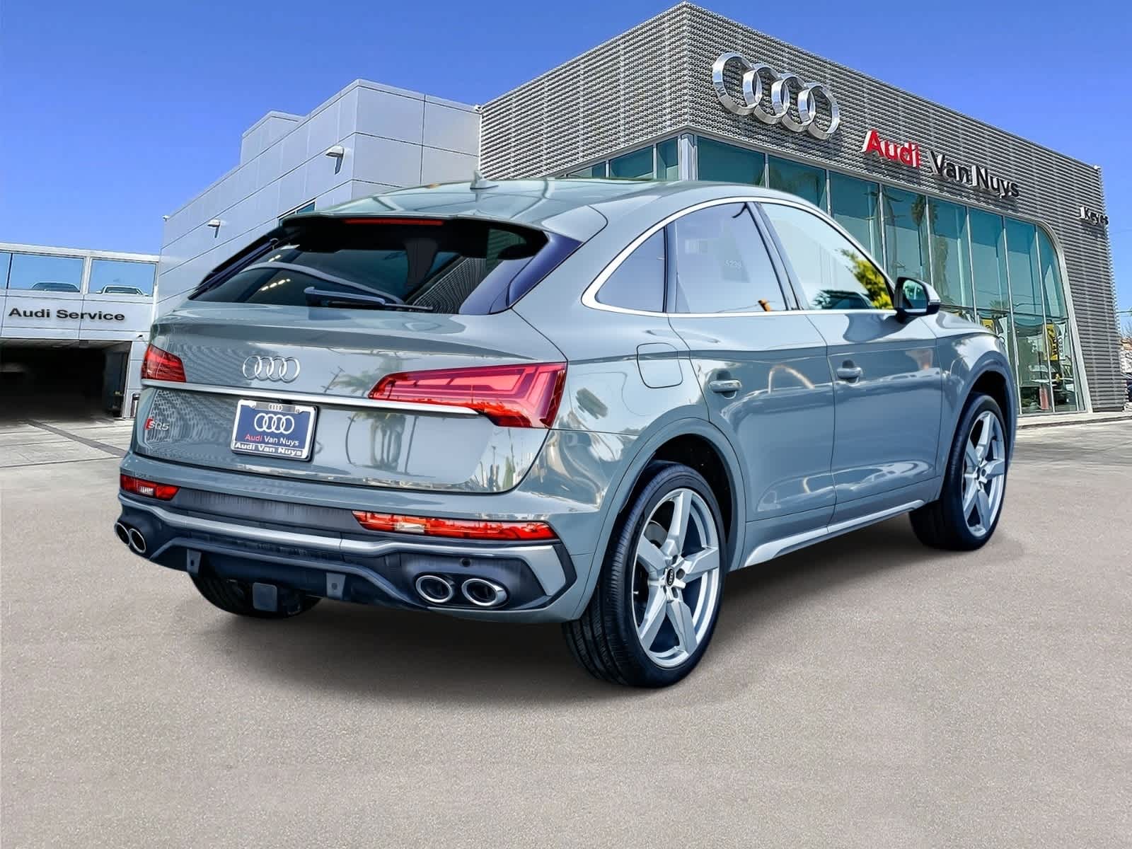 Thumbnail: 2022 Audi SQ5 - 4