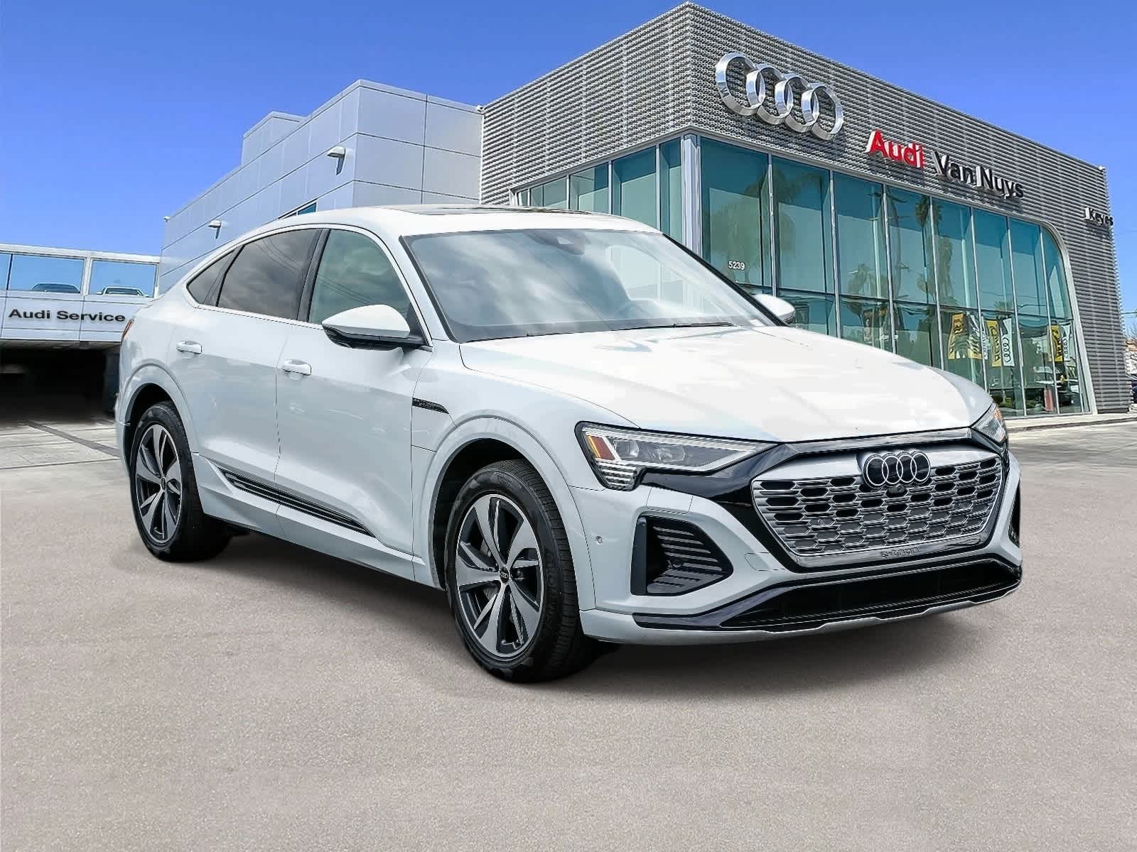 Thumbnail: 2024 Audi Q8 e-tron - 5