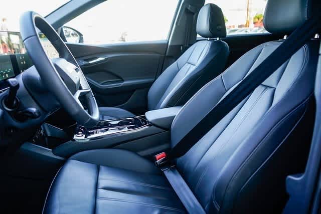 Thumbnail: 2025 Audi Q6 e-tron - 17