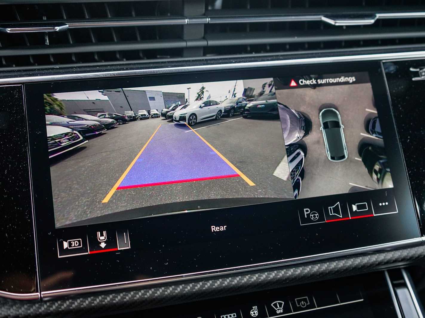 Thumbnail: 2026 Audi Q8 - 23