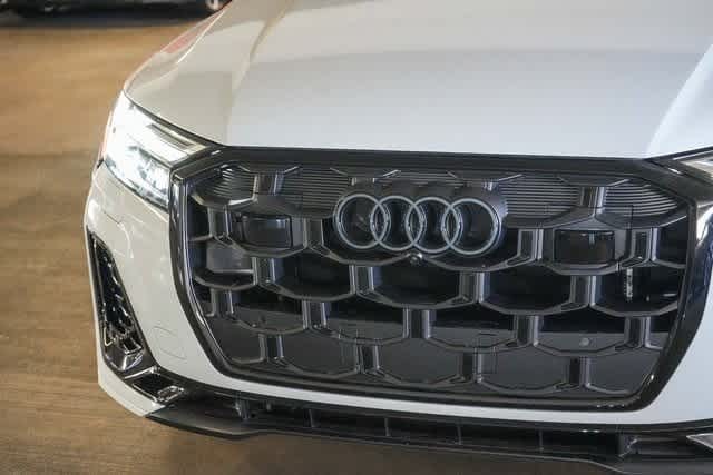 Thumbnail: 2025 Audi SQ7 - 9