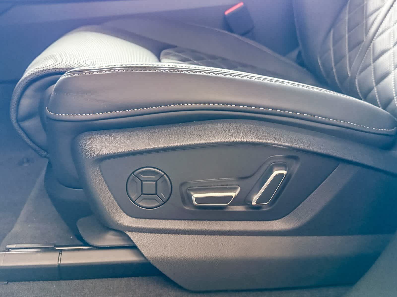 Thumbnail: 2026 Audi SQ8 - 21