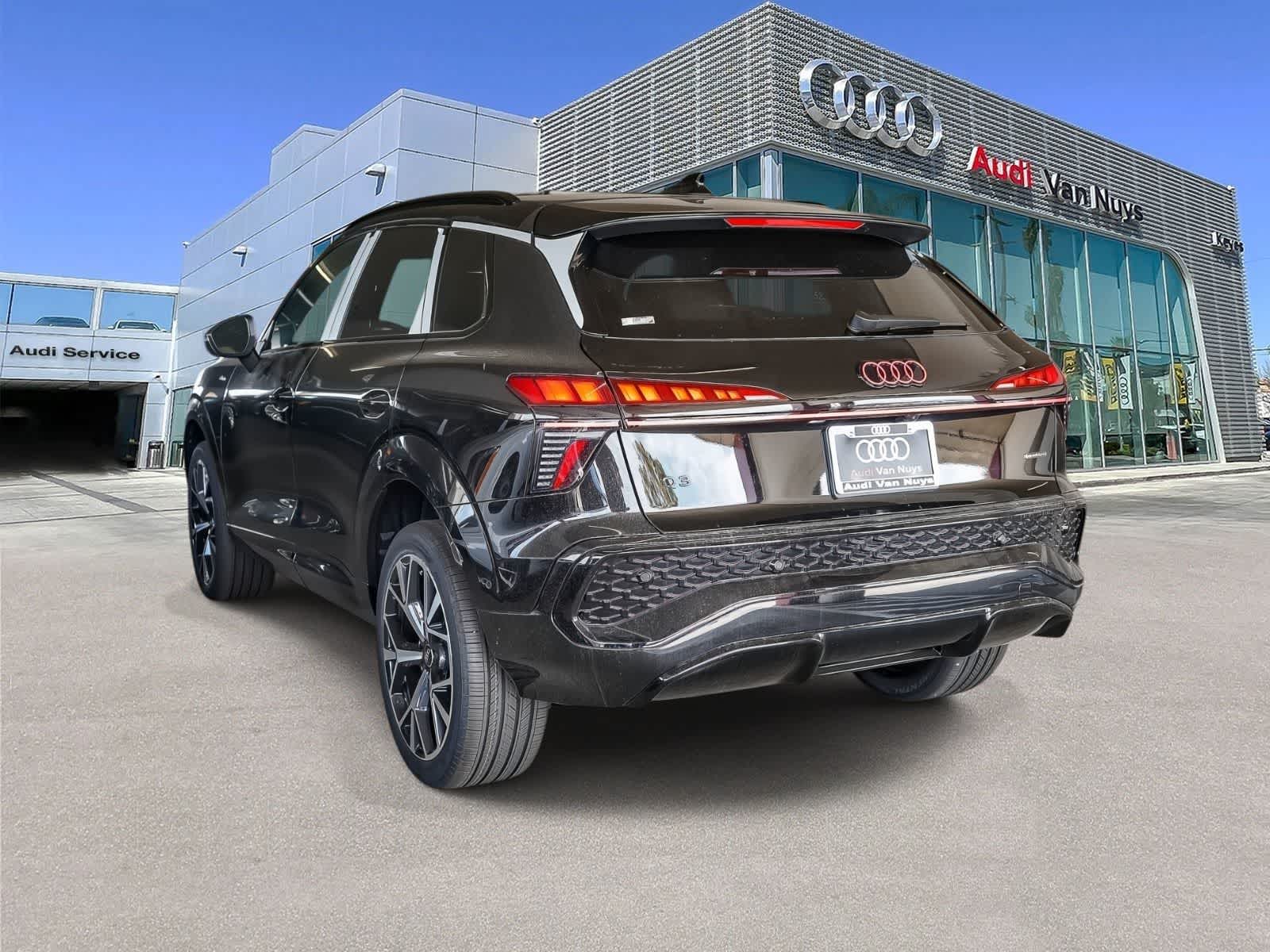 Thumbnail: 2026 Audi Q3 - 6
