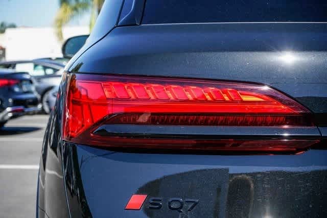Thumbnail: 2025 Audi SQ7 - 9
