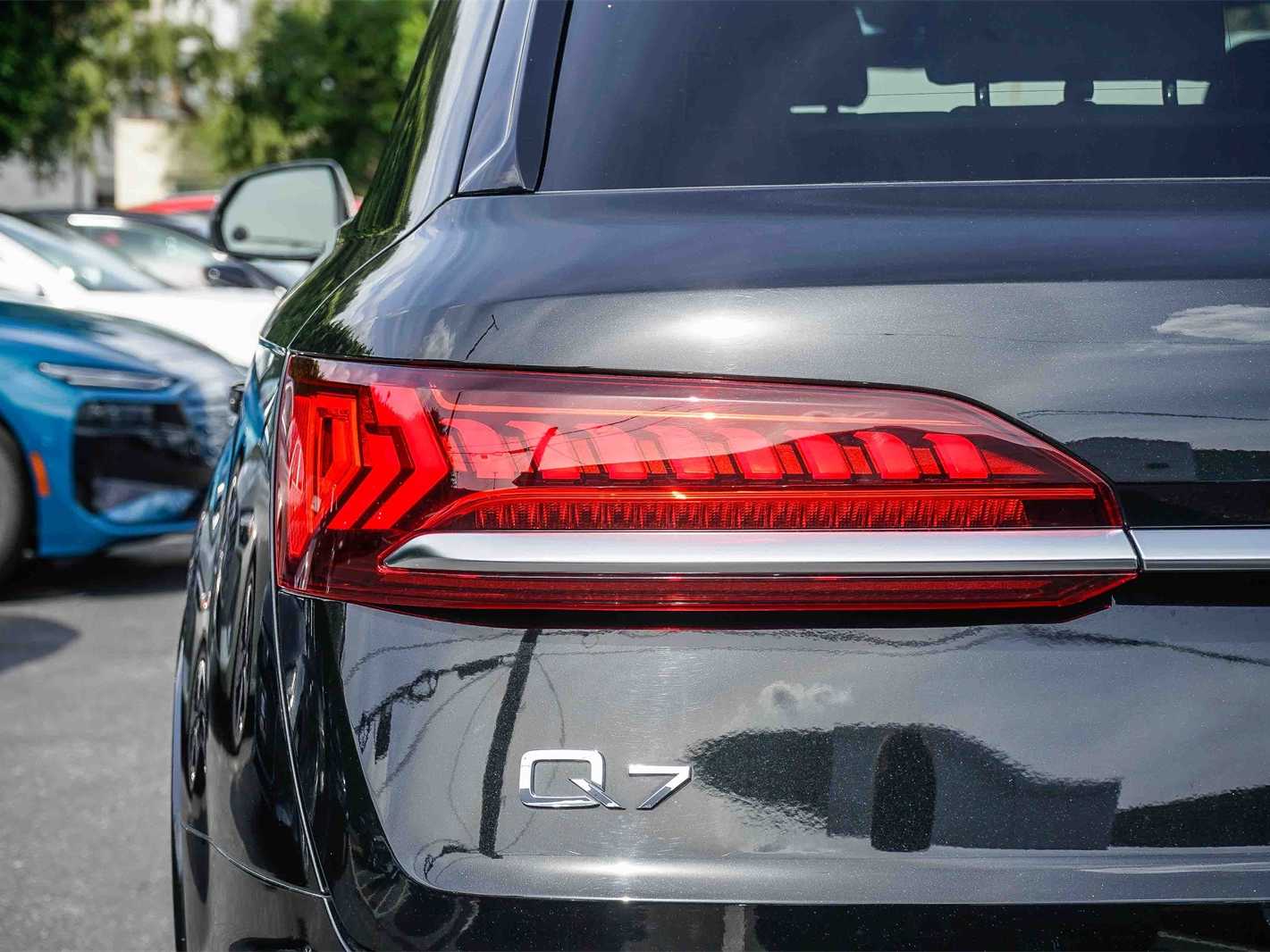 Thumbnail: 2023 Audi Q7 - 9