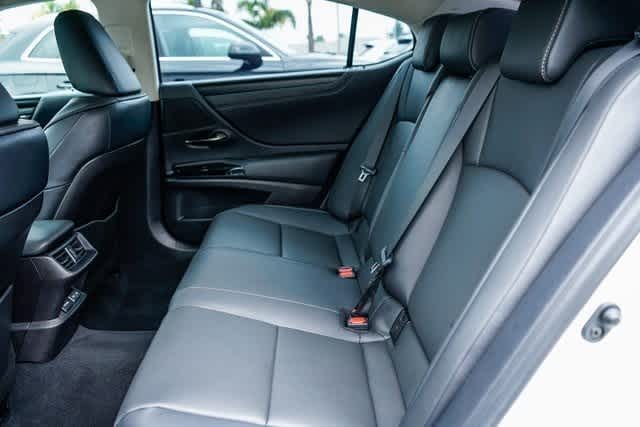 Thumbnail: 2024 Lexus ES - 18