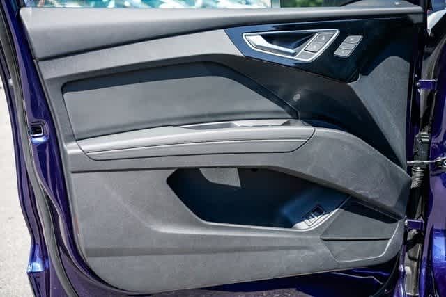 Thumbnail: 2023 Audi Q4 e-tron - 19