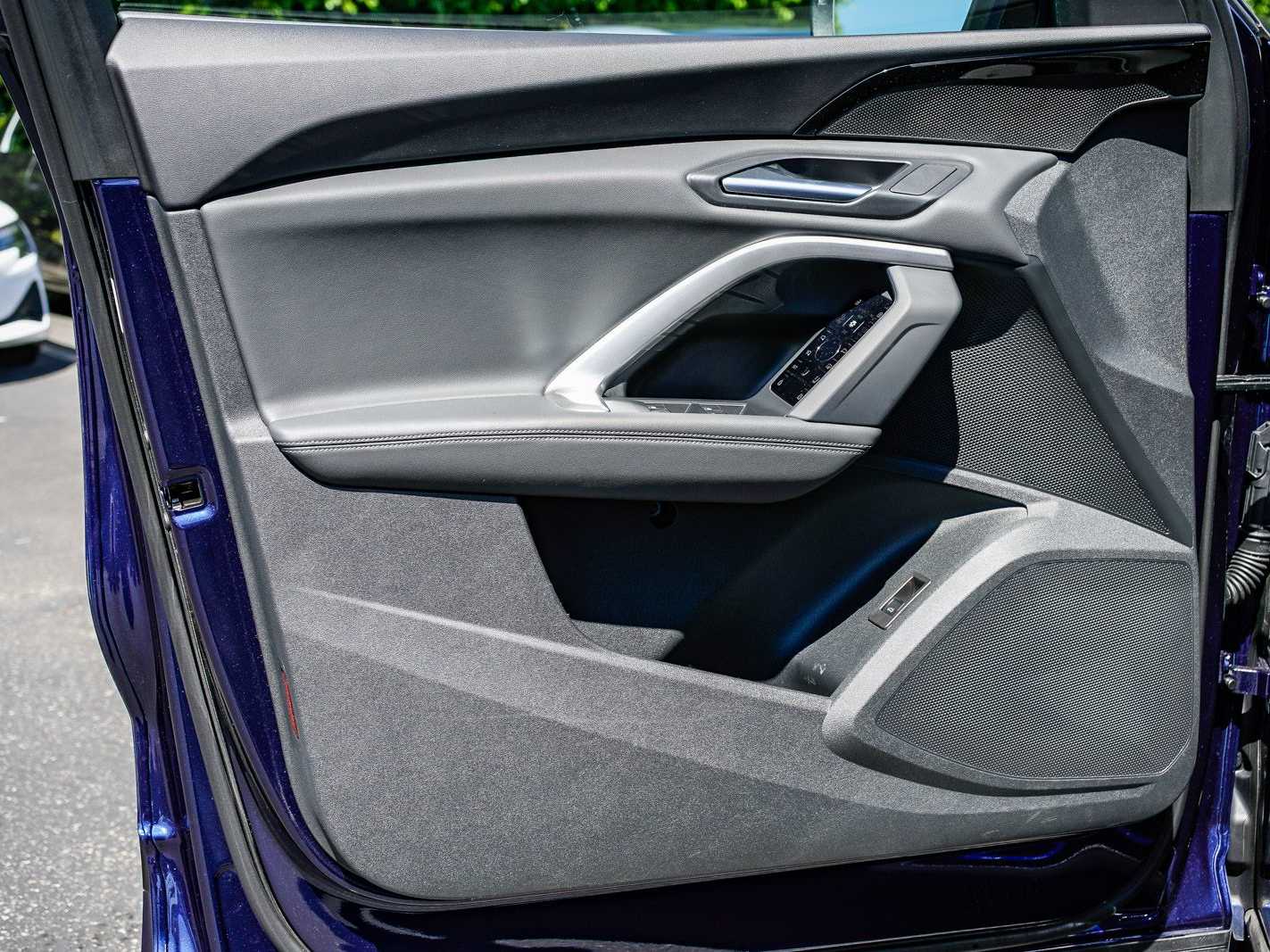 Thumbnail: 2025 Audi Q5 - 19