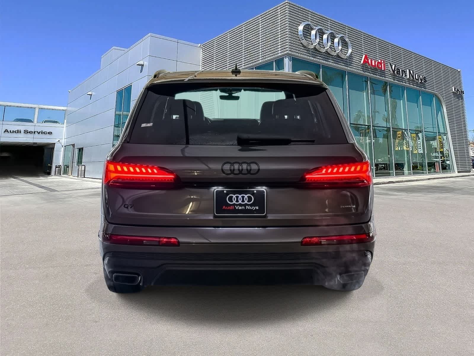 Thumbnail: 2026 Audi Q7 - 5