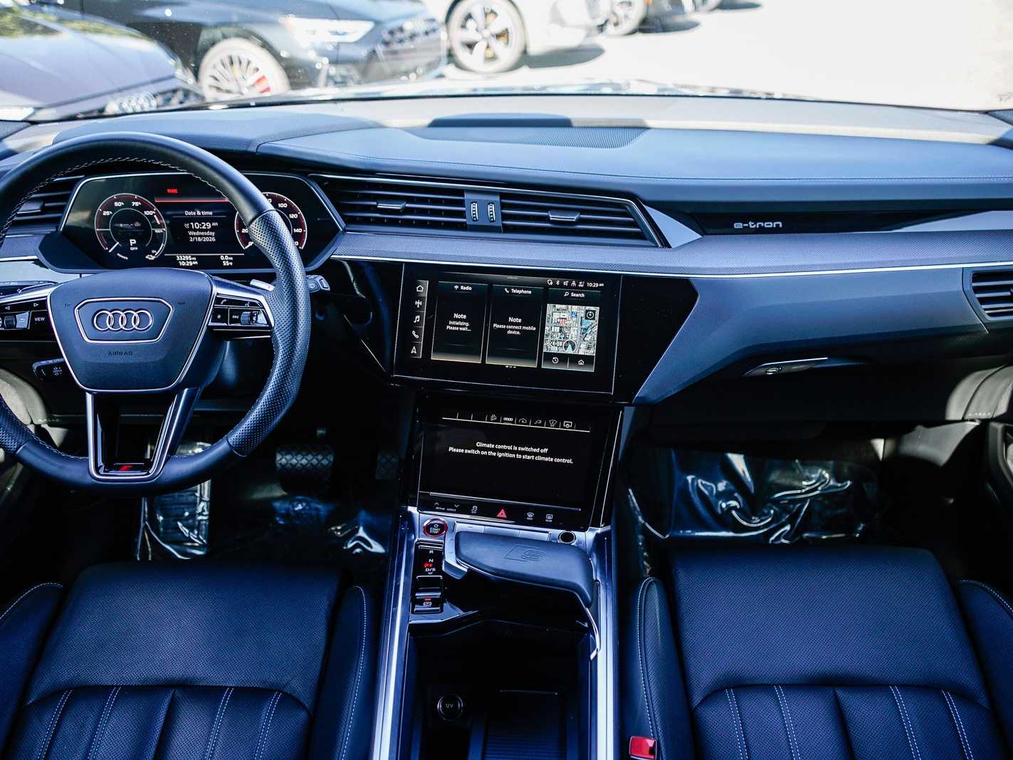 Thumbnail: 2023 Audi e-tron S - 12