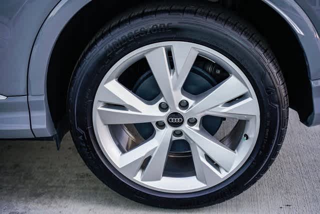 Thumbnail: 2023 Audi Q4 e-tron - 10