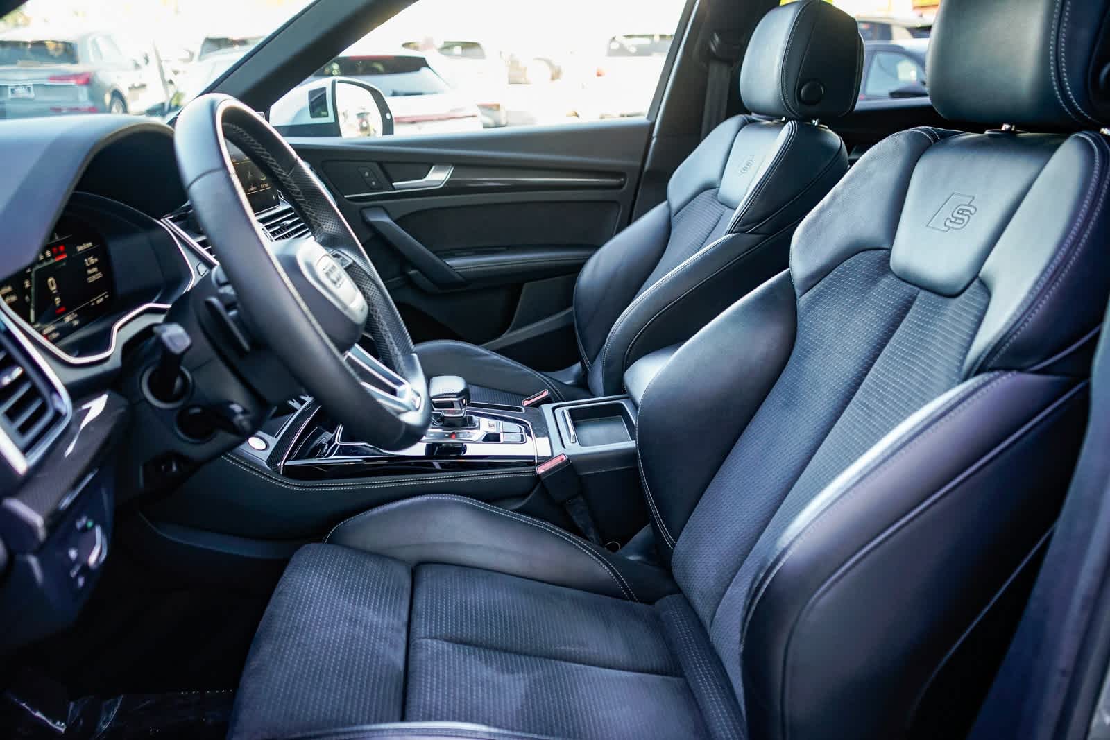 Thumbnail: 2022 Audi SQ5 - 16