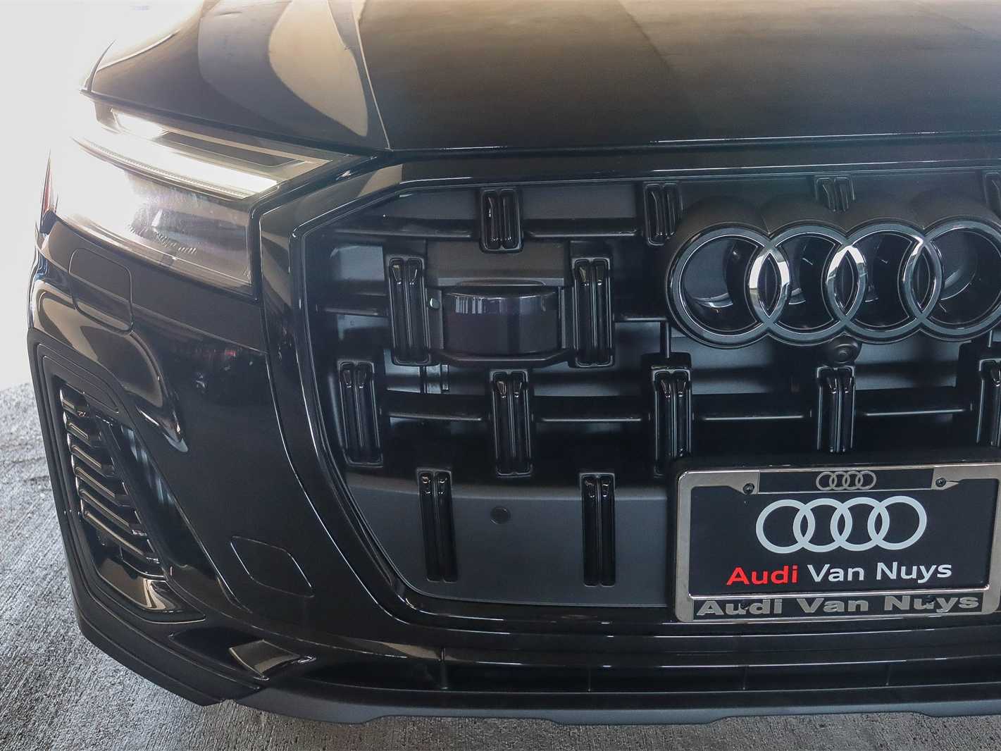 Thumbnail: 2026 Audi Q7 - 11