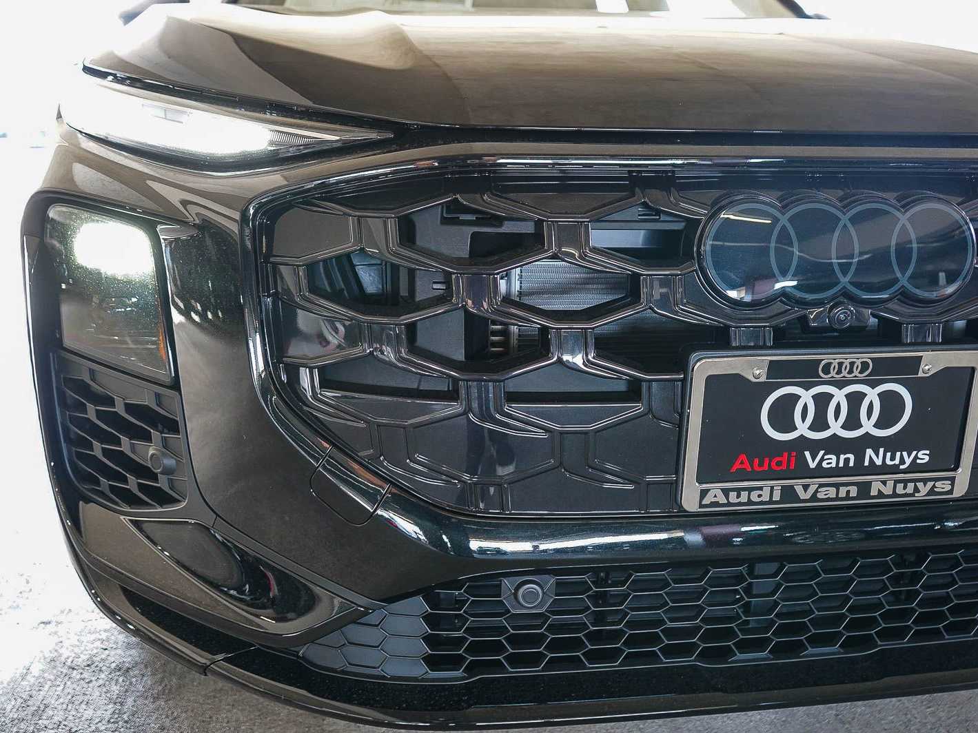 Thumbnail: 2026 Audi Q3 - 11